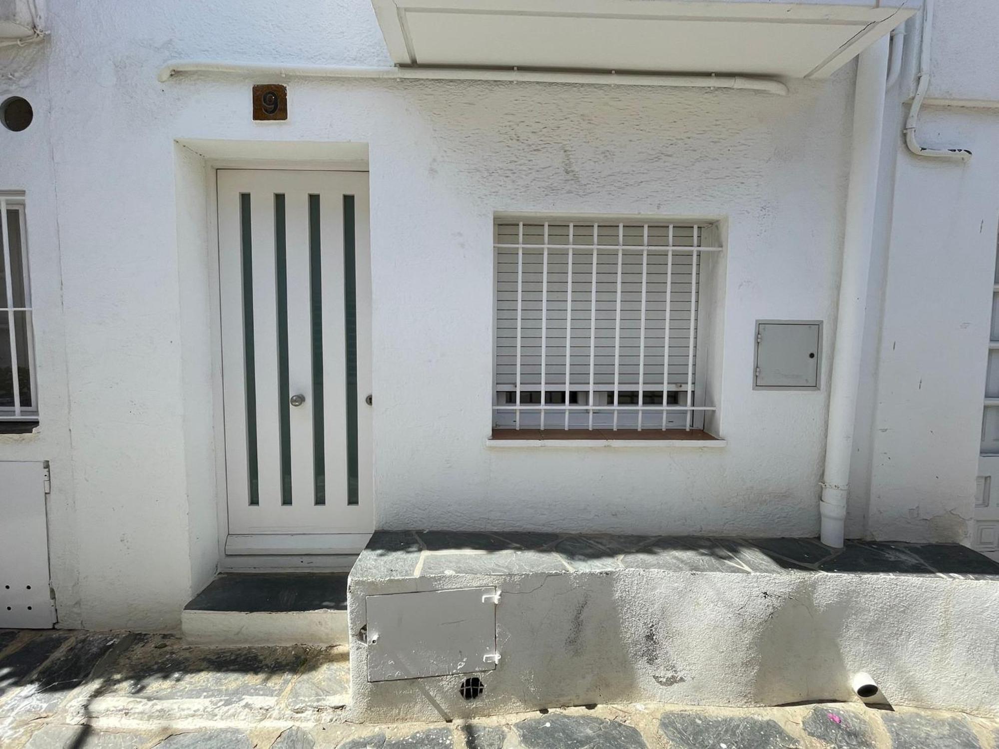 Tortora - Casa En El Centro Con Vistas Al Mar Villa Cadaques Bagian luar foto